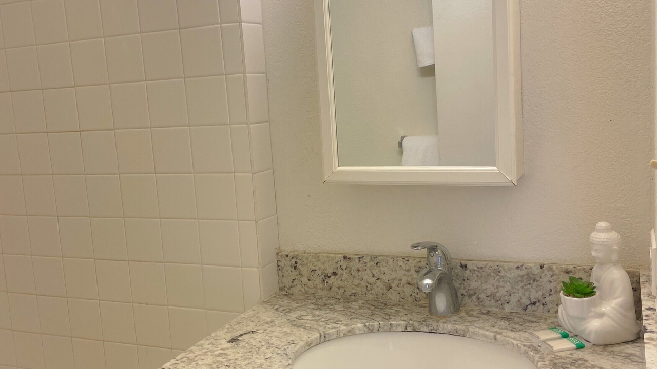 Photo of Bathroom in McCully - Moiliili