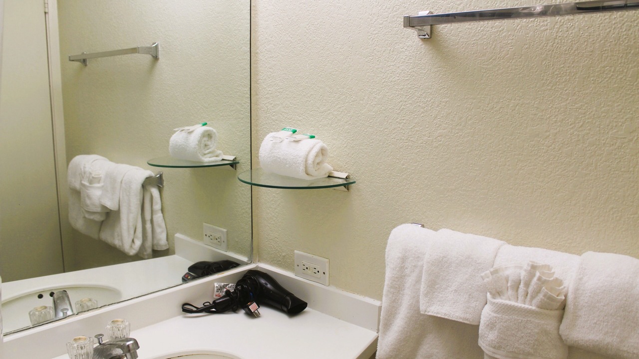 Photo of Bathroom in McCully - Moiliili