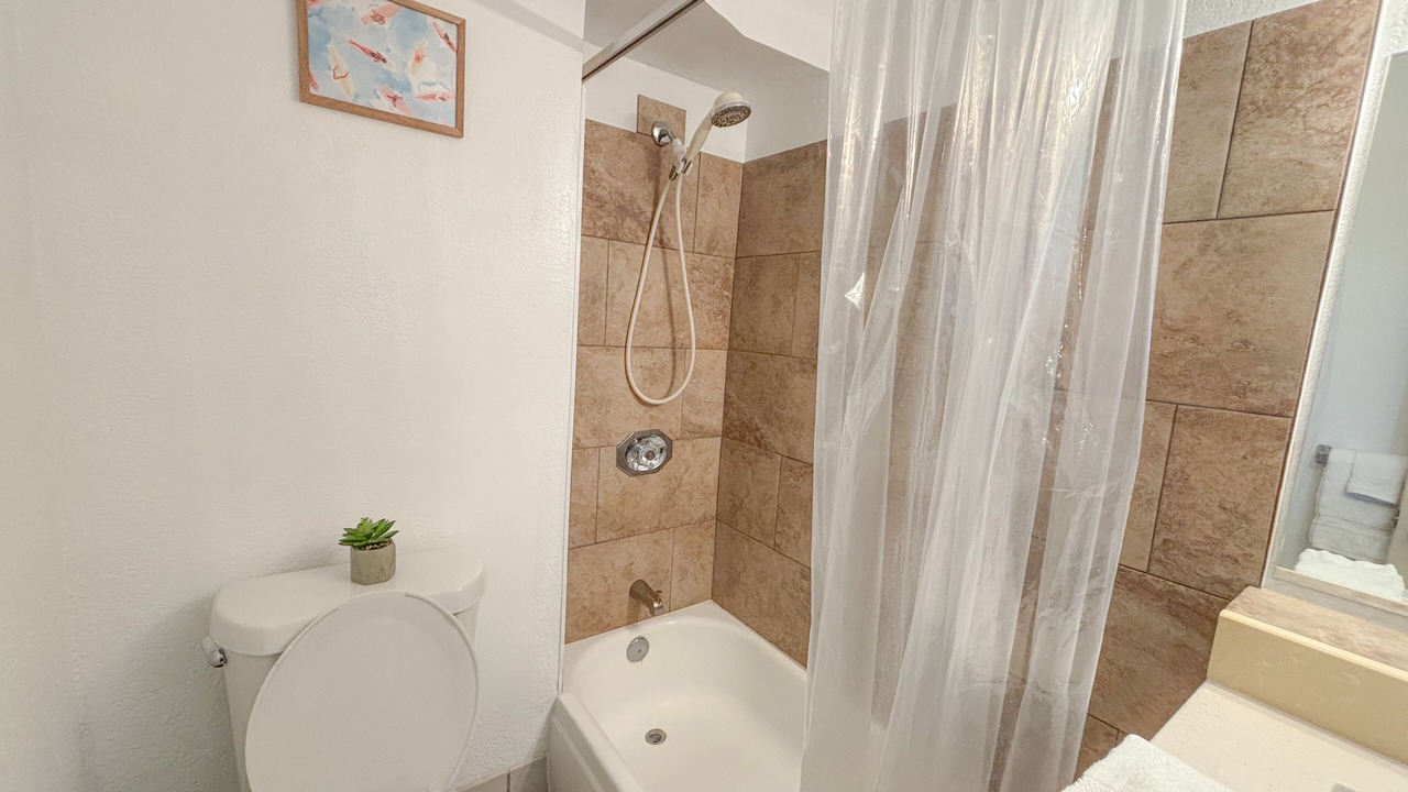 Photo of Bathroom in McCully - Moiliili
