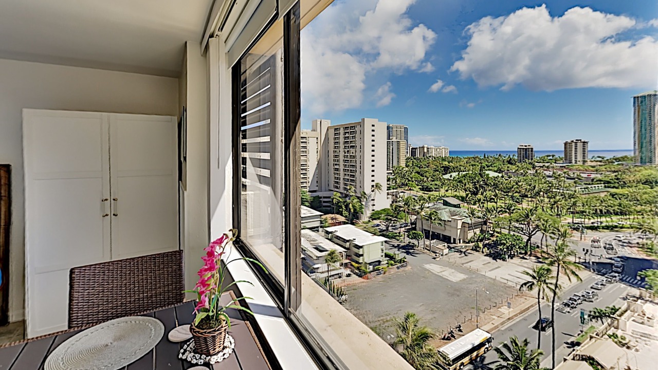 Photo of Others in McCully - Moiliili