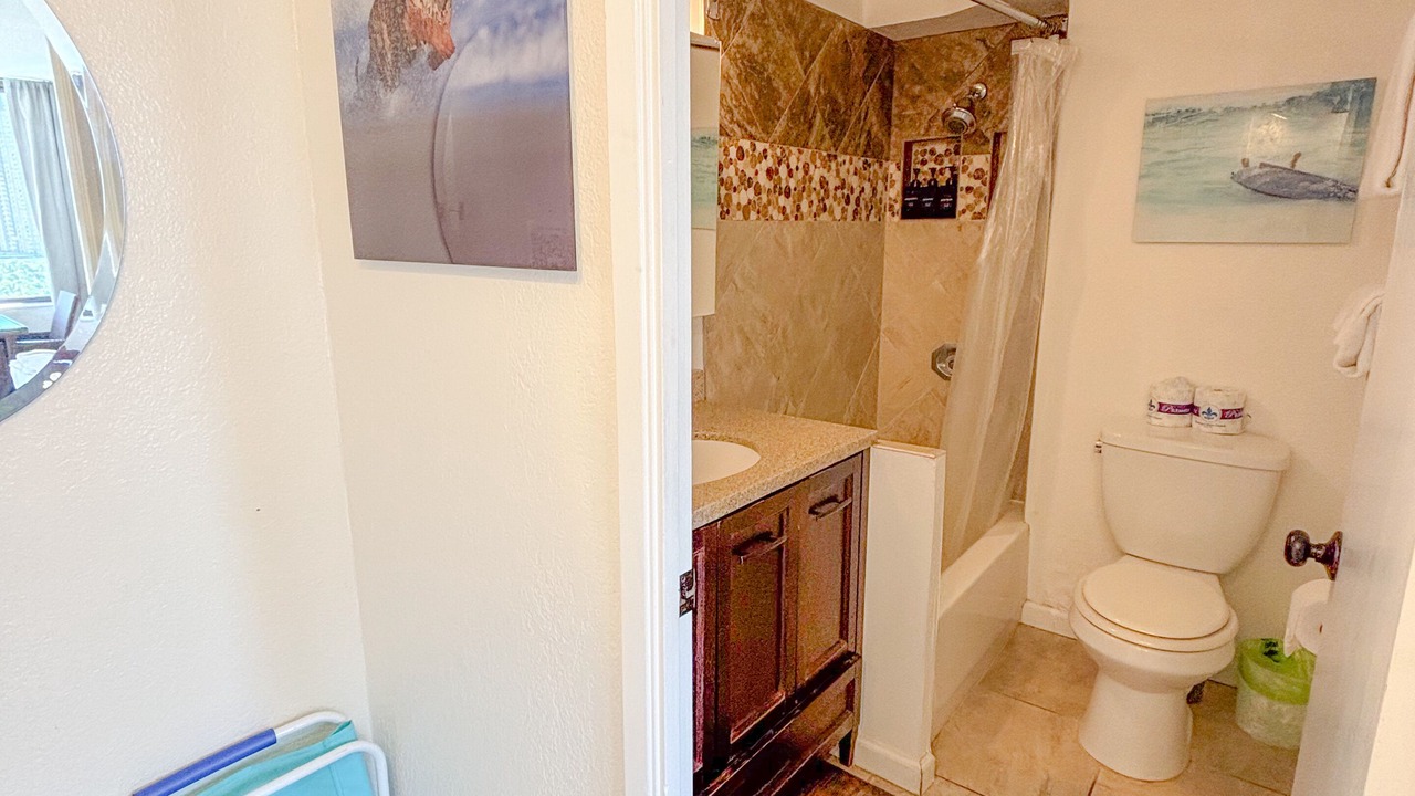 Photo of Bathroom in McCully - Moiliili