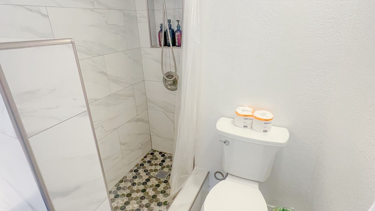 Photo of Bathroom in McCully - Moiliili