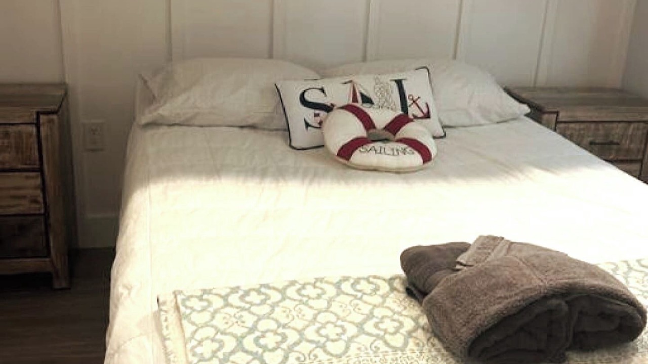 Photo of Bedroom in Corolla Light