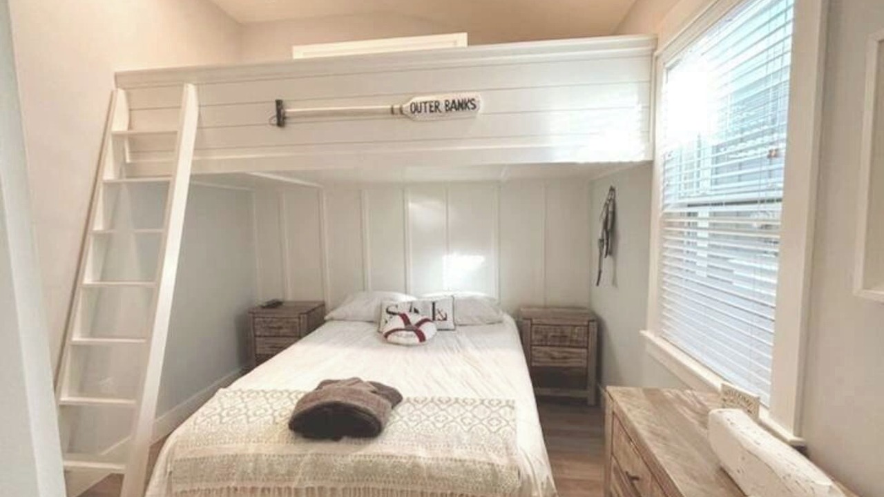 Photo of Bedroom in Corolla Light
