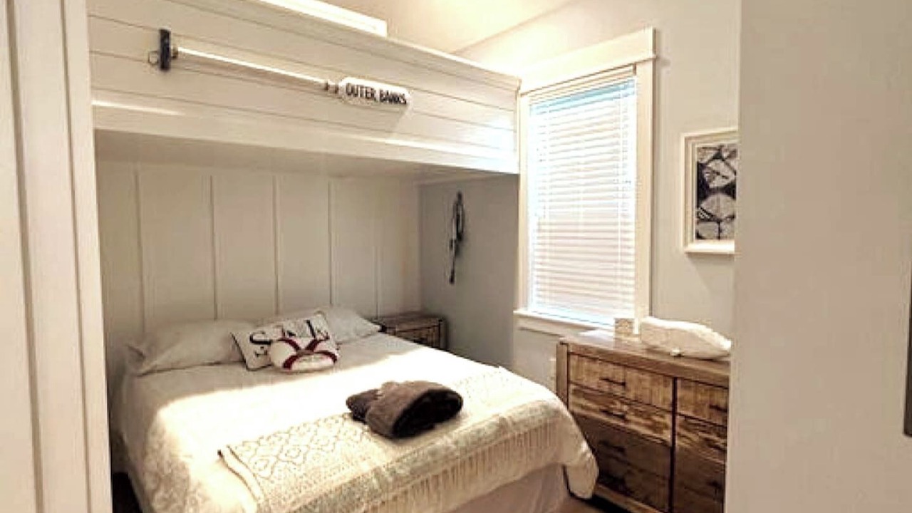 Photo of Bedroom in Corolla Light