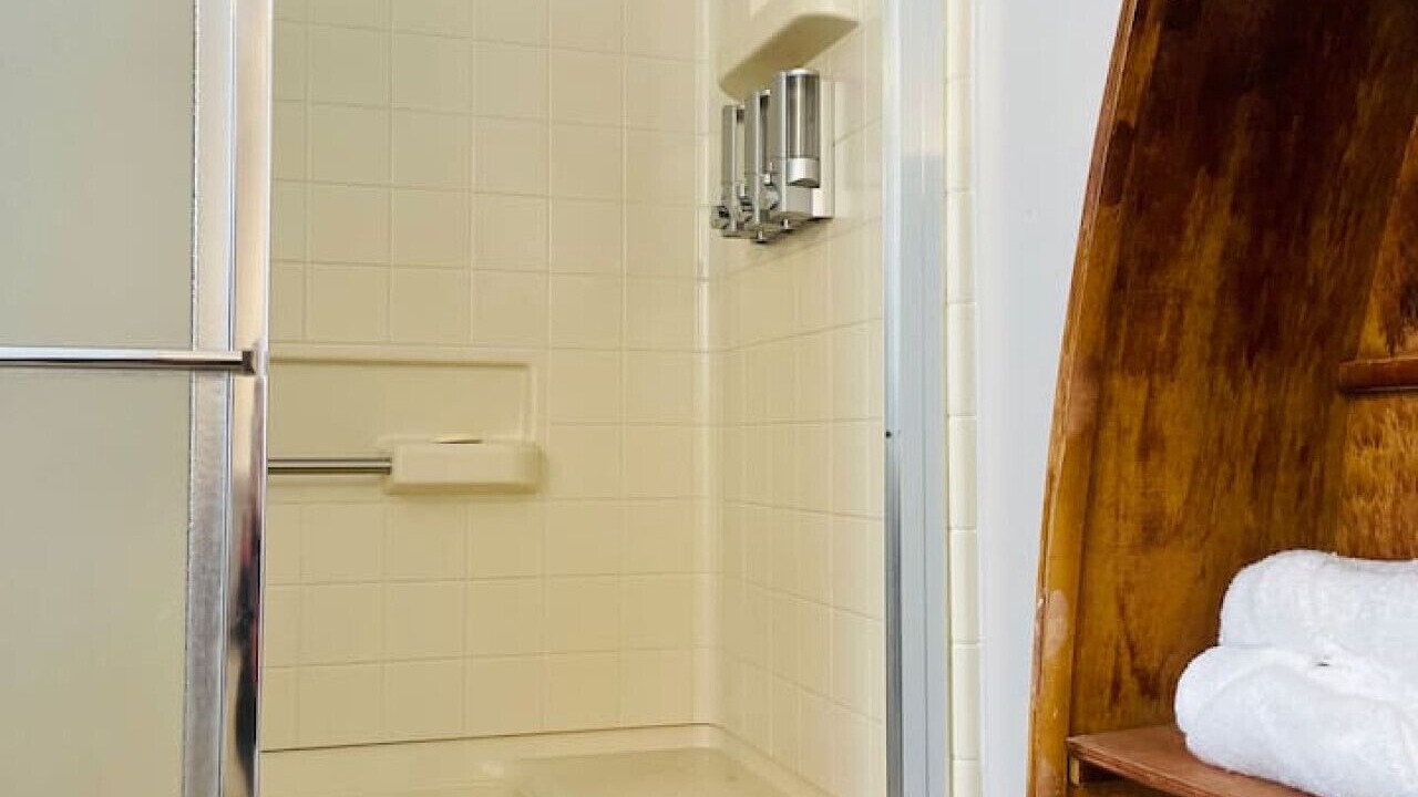 Photo of Bathroom in Centre