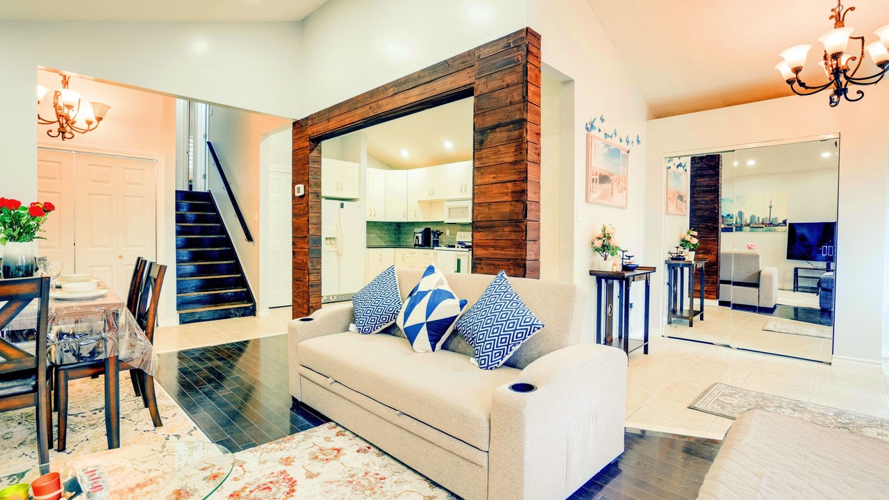 Photo of Livingroom in Pickering