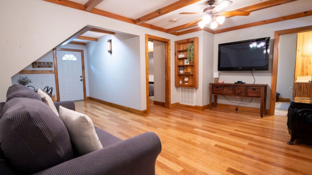 Photo of Livingroom in Cedar Bluff