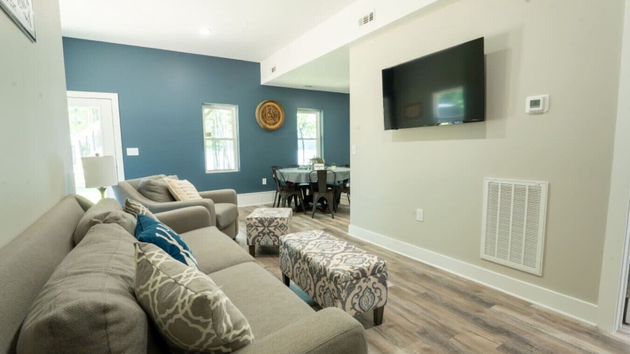 Photo of Livingroom in Cedar Bluff