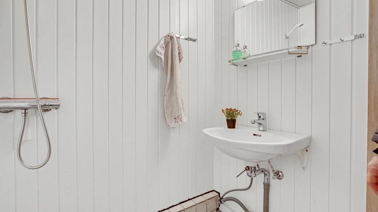 Photo of Bathroom in Give