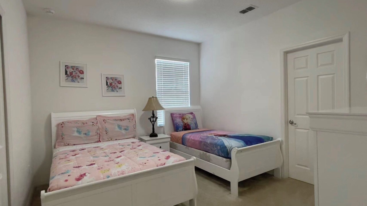 Photo of Bedroom in Bay Lake