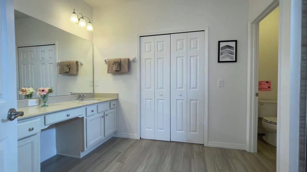 Photo of Bathroom in Bay Lake