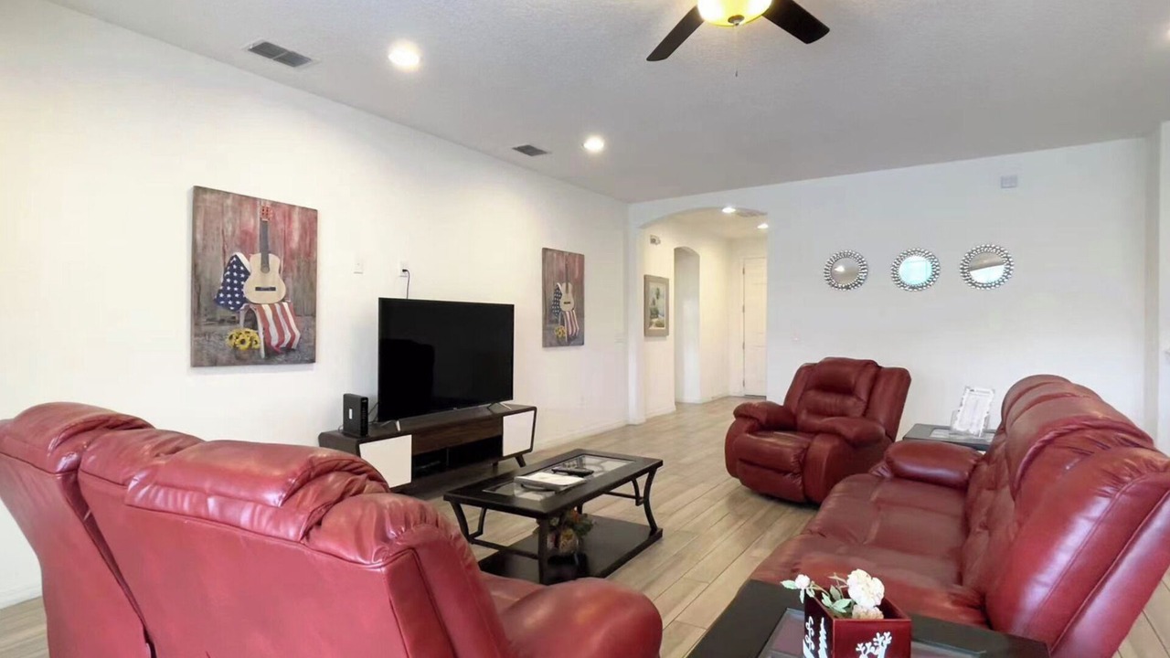 Photo of Livingroom in Bay Lake