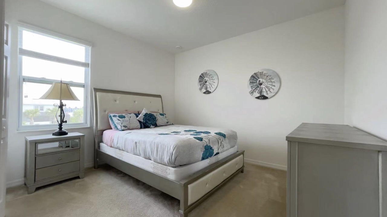 Photo of Bedroom in Bay Lake