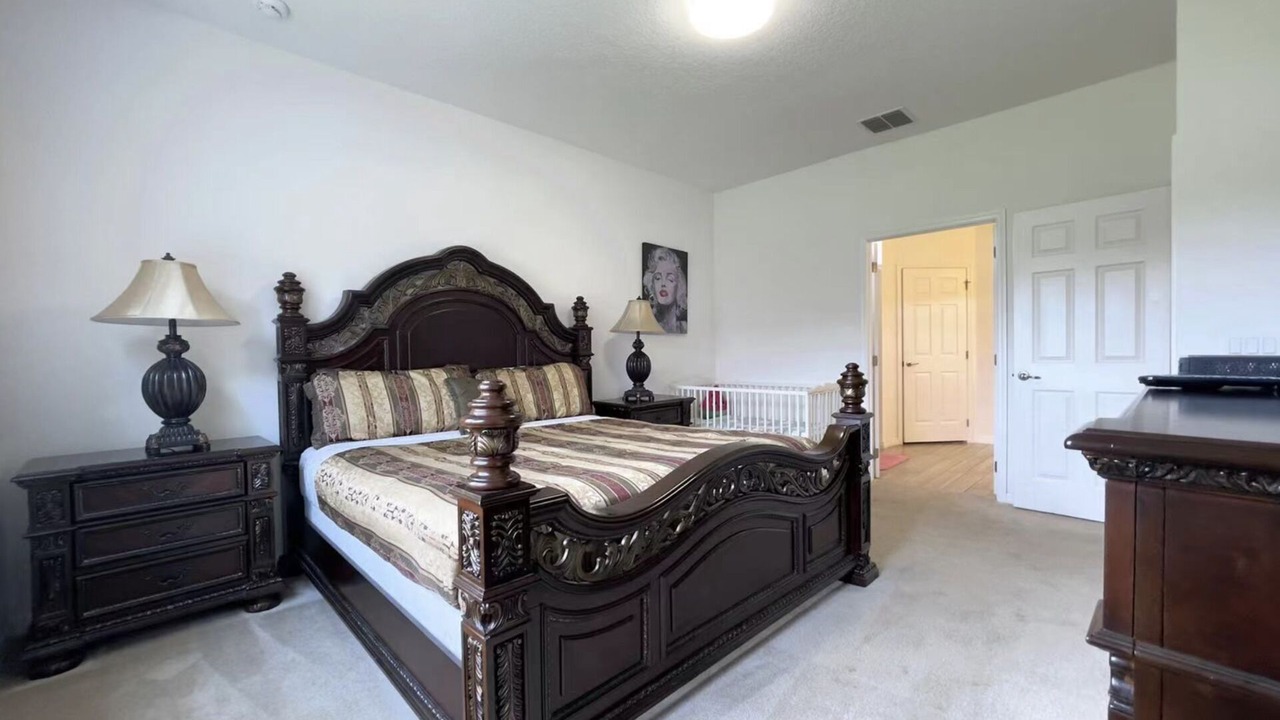 Photo of Bedroom in Bay Lake