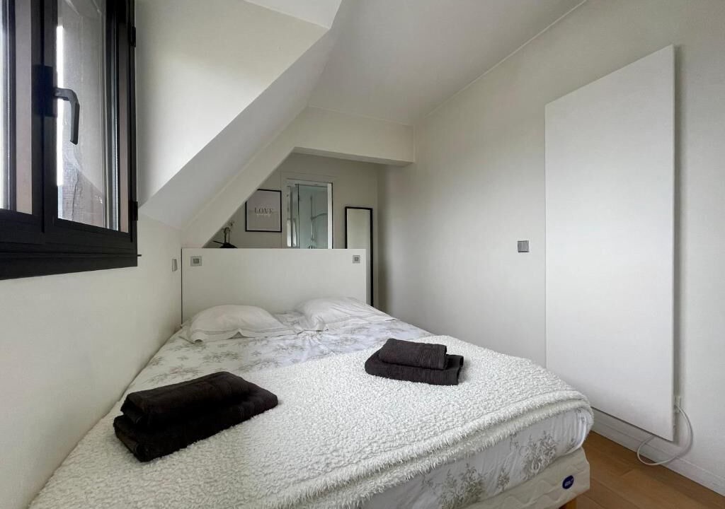Photo of Bedroom in Deauville City Centre
