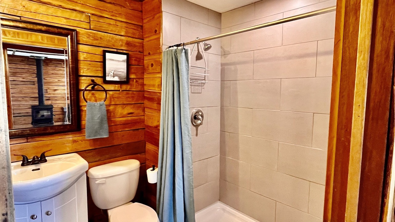 Photo of Bathroom in Sioux Narrows Nestor Falls