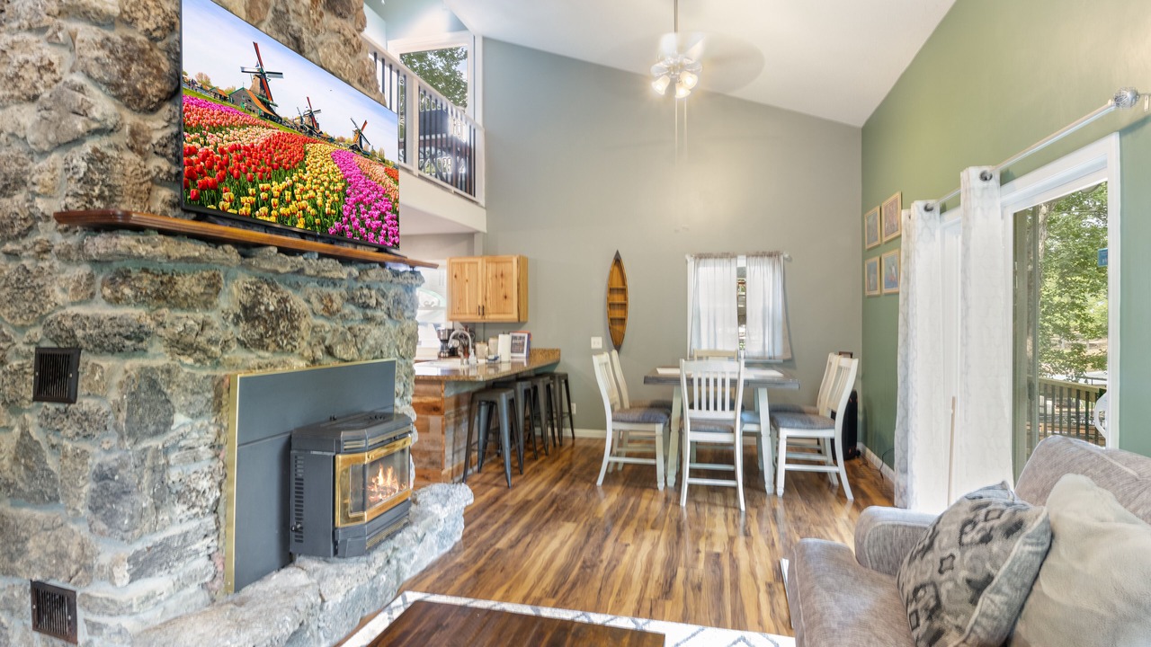 Photo of Livingroom in Osage Beach