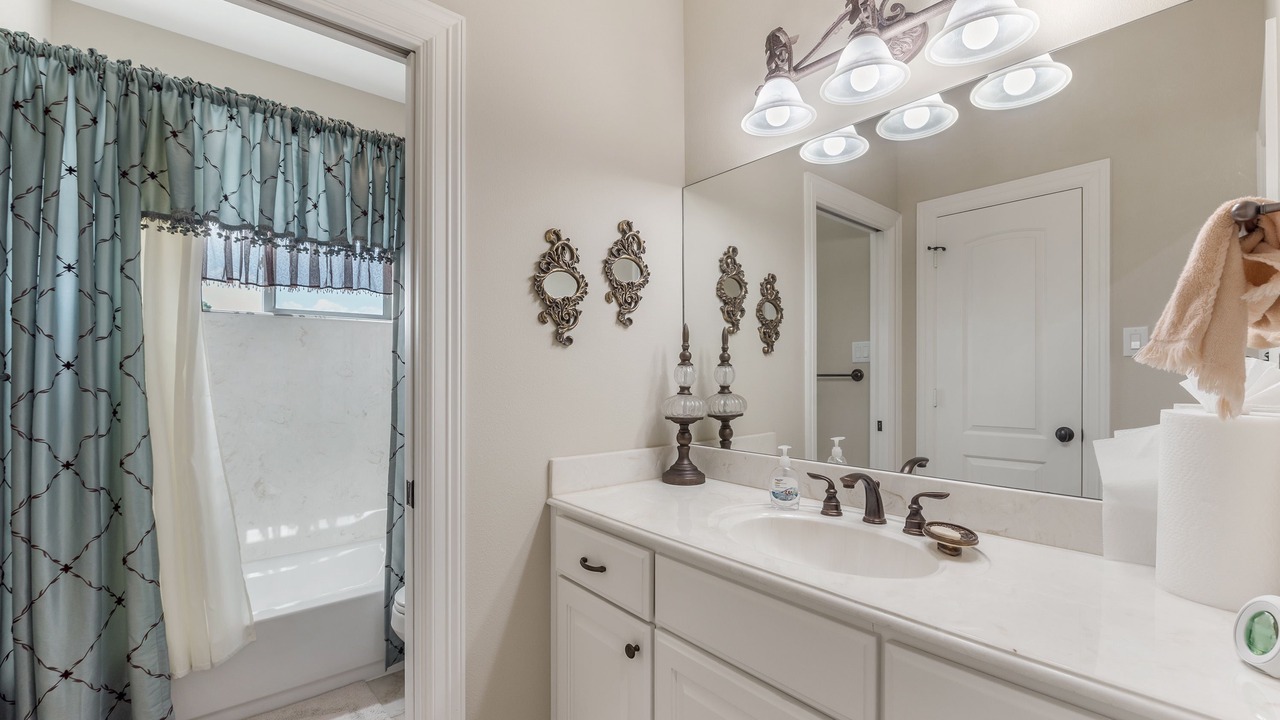 Photo of Bathroom in Clodine