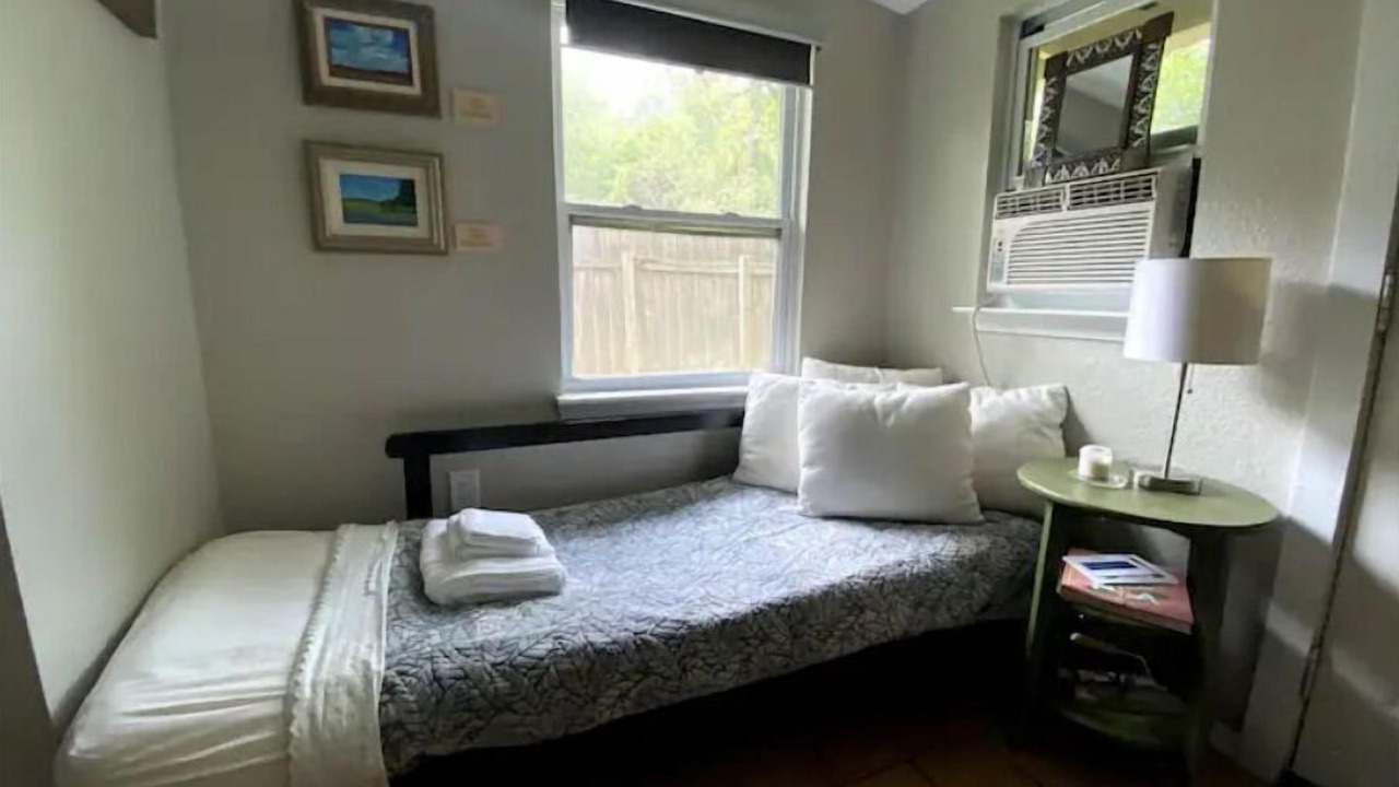 Photo of Bedroom in South Manchaca