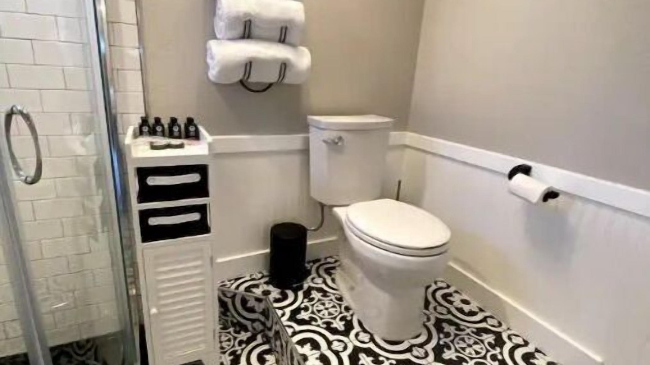 Photo of Bathroom in South Manchaca