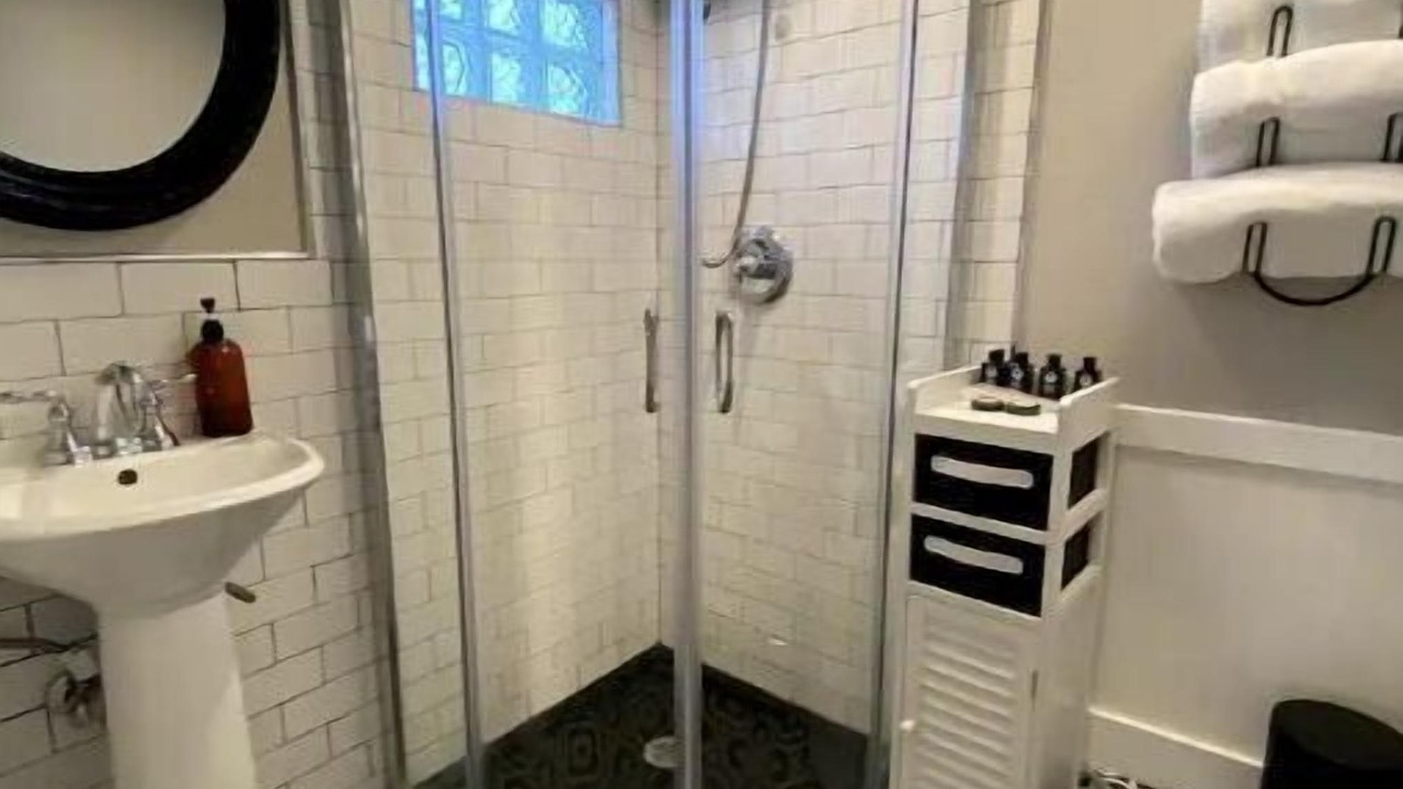 Photo of Bathroom in South Manchaca
