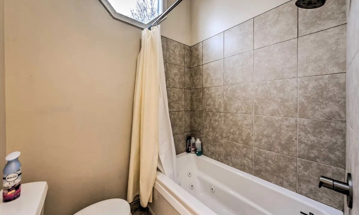 Photo of Bathroom in The Gate