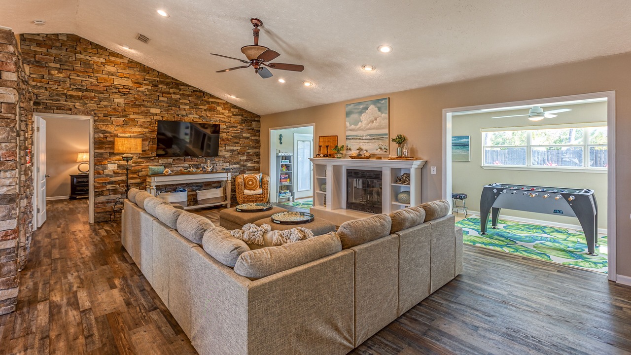 Photo of Livingroom in Thomas Drive