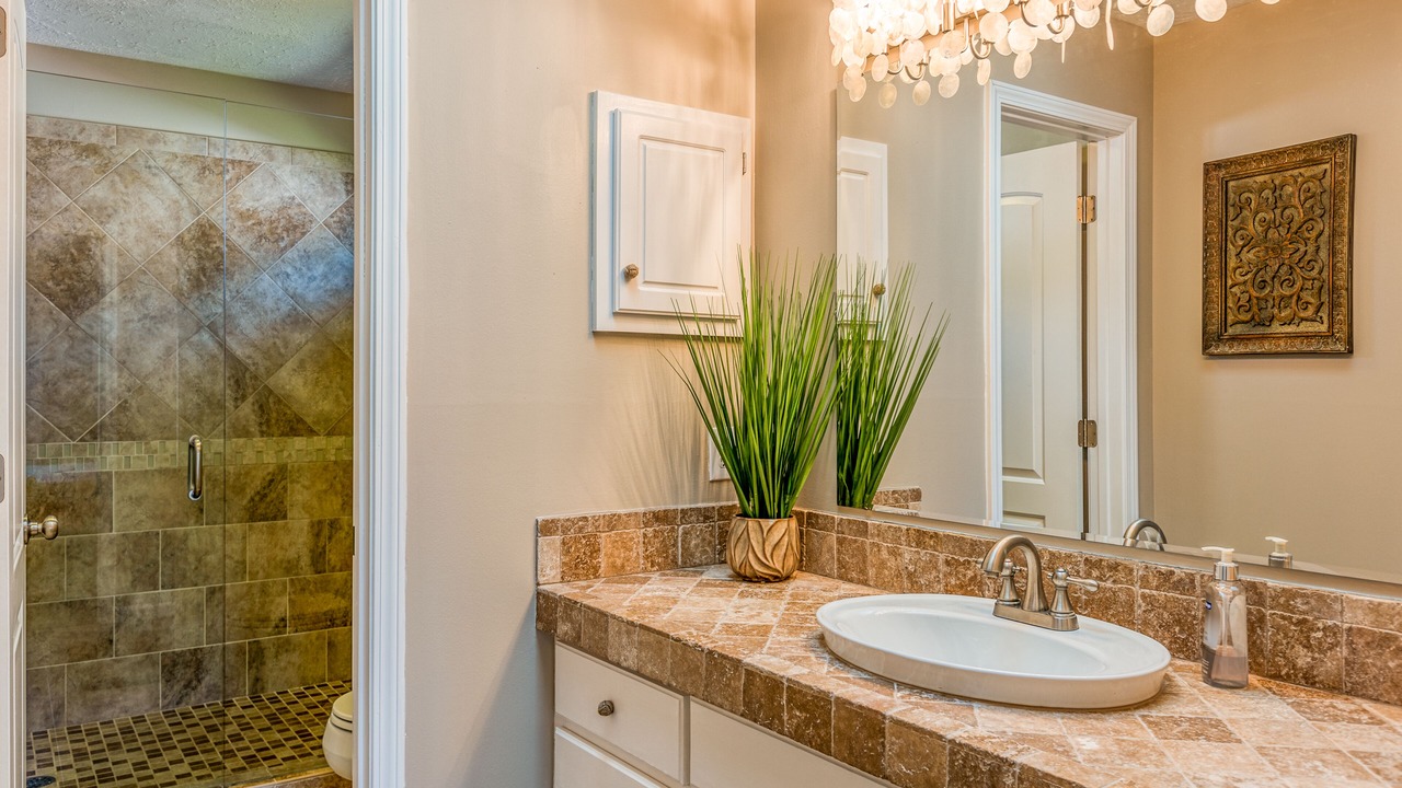 Photo of Bathroom in Thomas Drive