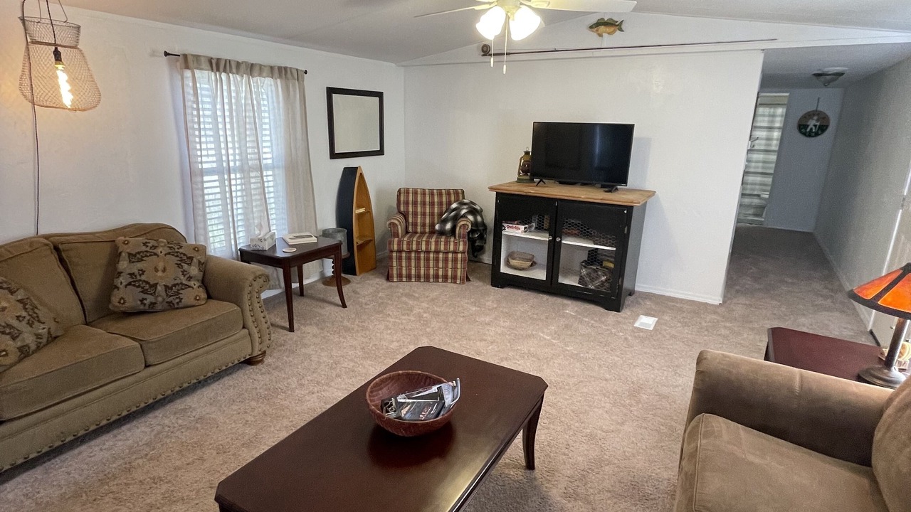Photo of Bedroom in Sulphur