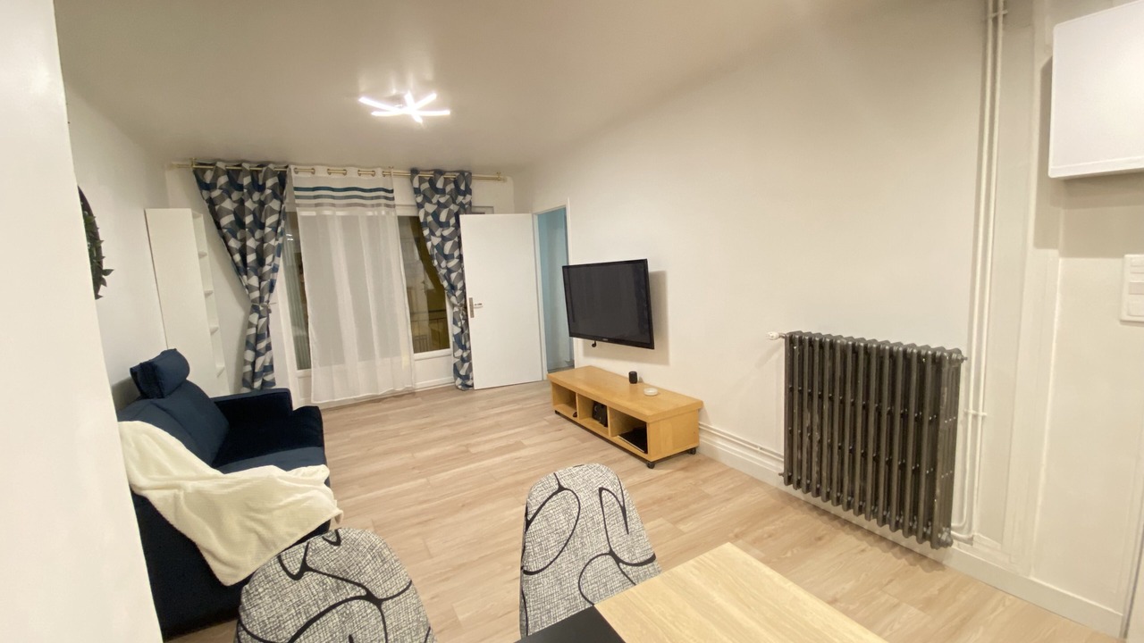 Photo of Livingroom in Graslin - Commerce