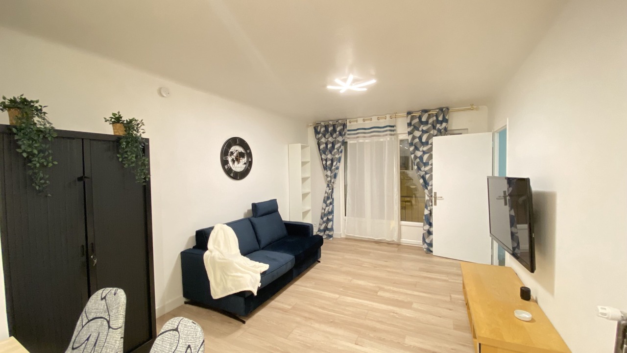 Photo of Livingroom in Graslin - Commerce