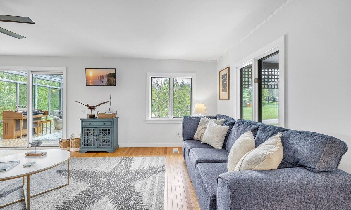 Photo of Livingroom in Hancock