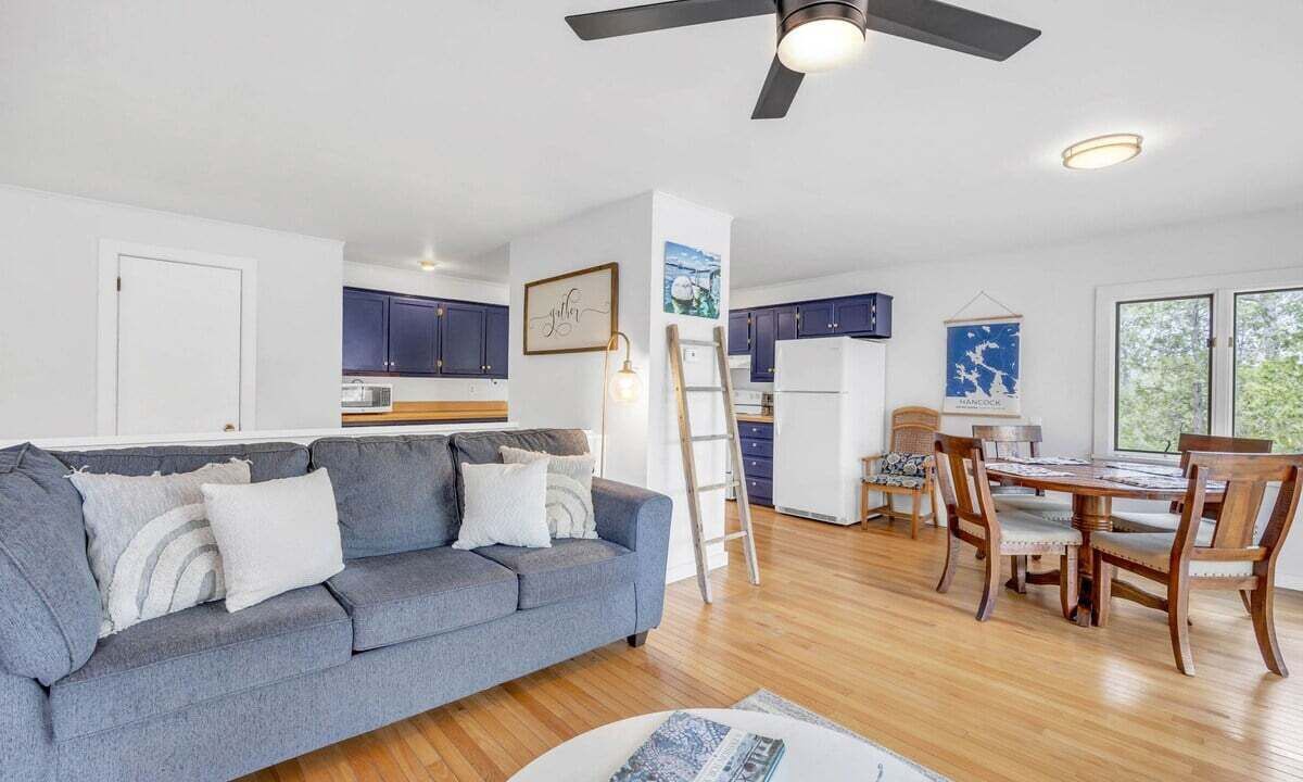 Photo of Livingroom in Hancock