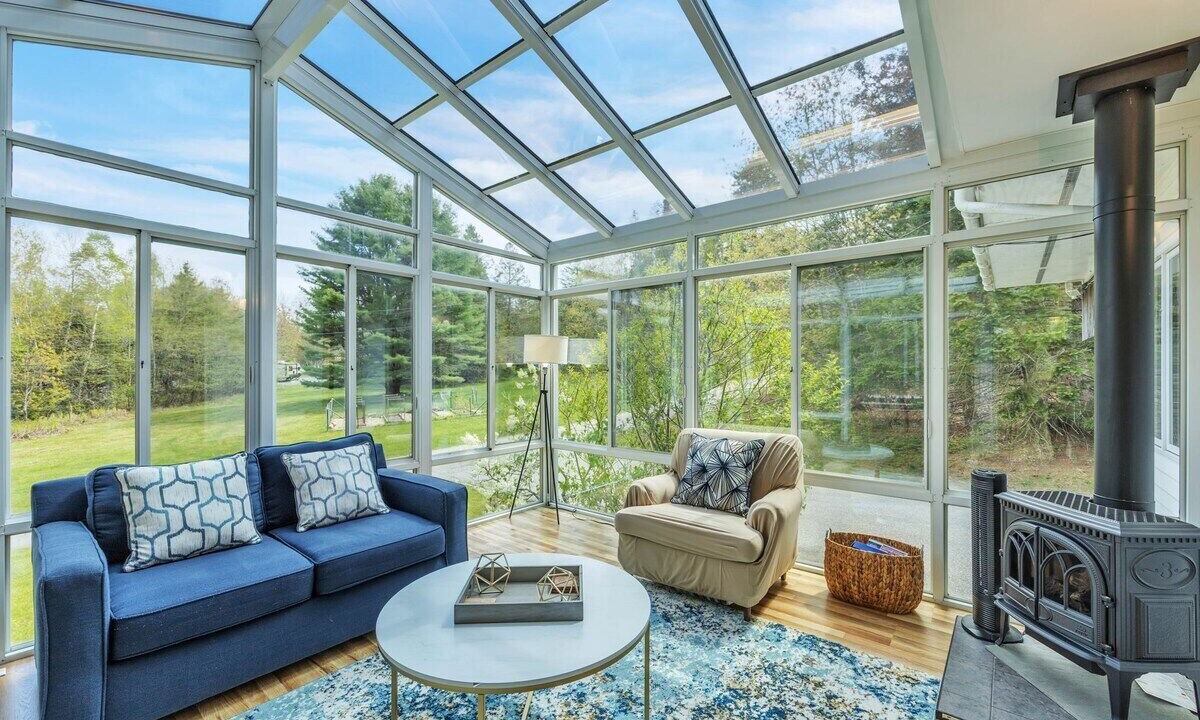 Photo of Livingroom in Hancock
