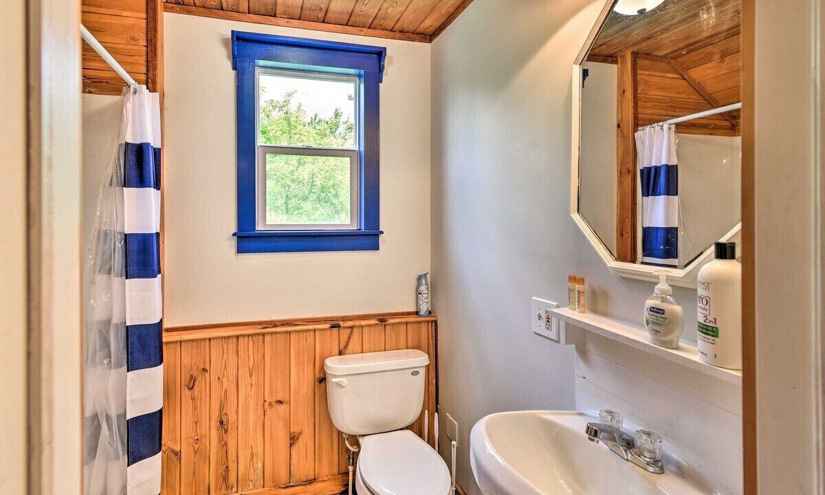 Photo of Bathroom in Milbridge