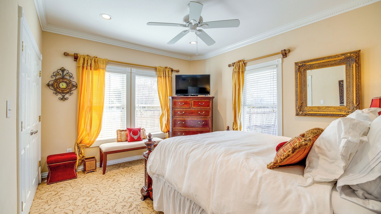 Photo of Bedroom in Midtown