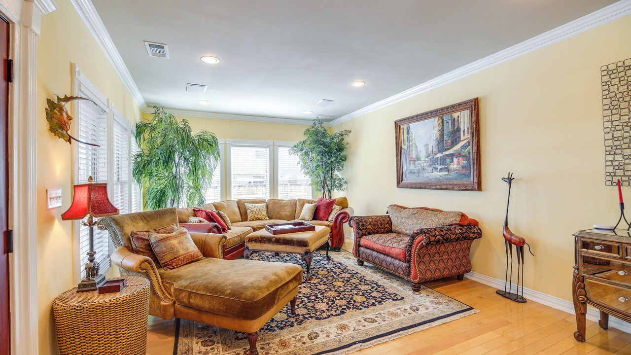 Photo of Livingroom in Midtown