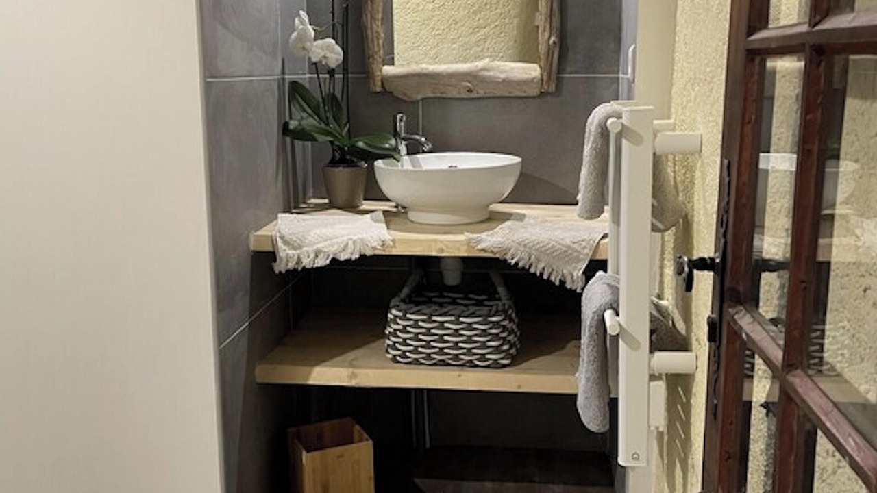 Photo of Bathroom in Breau-et-Salagosse