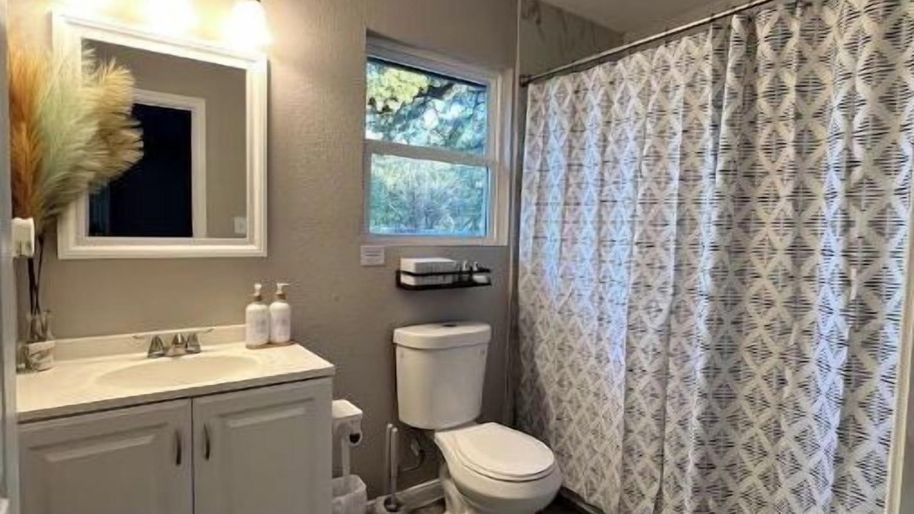 Photo of Bathroom in Ederville
