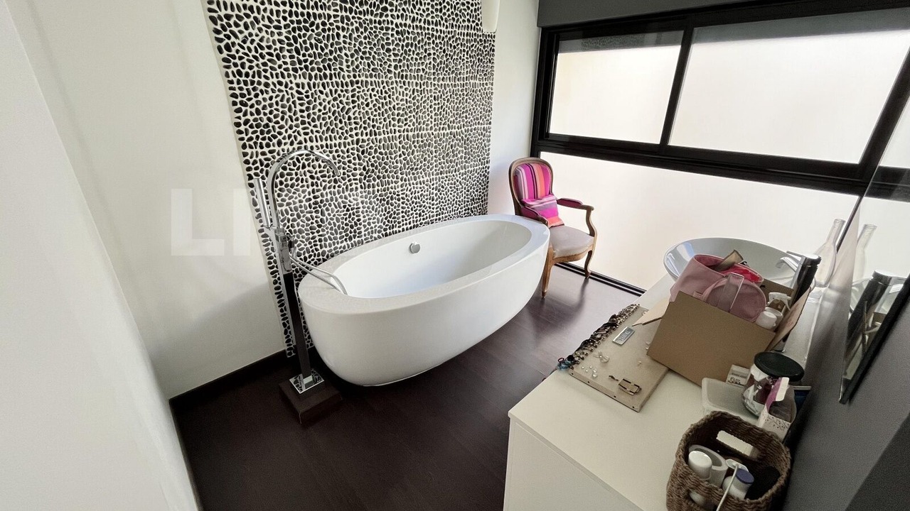Photo of Bathroom in Thuir