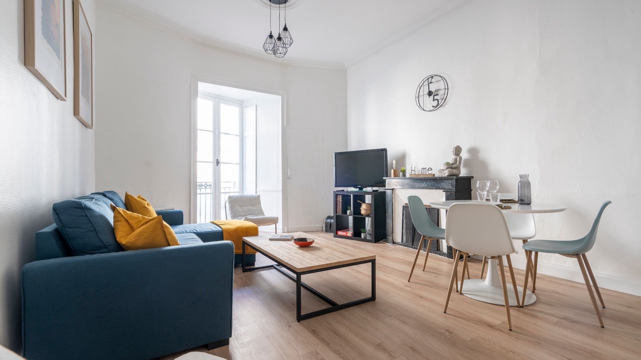 Photo of Livingroom in Graslin - Commerce