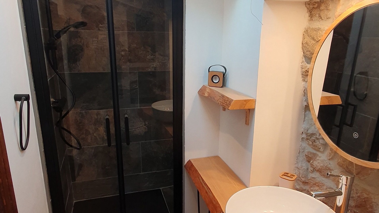 Photo of Bathroom in Juvinas