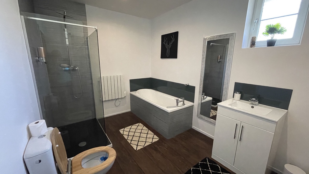 Photo of Bathroom in Le Teilleul