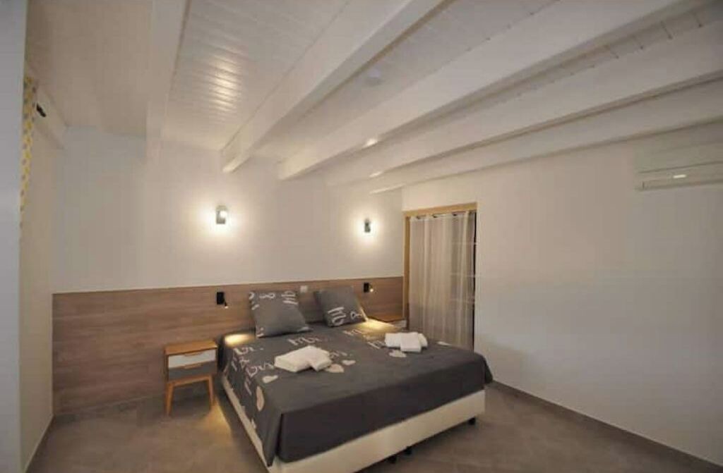 Photo of Bedroom in Serra-di-Ferro