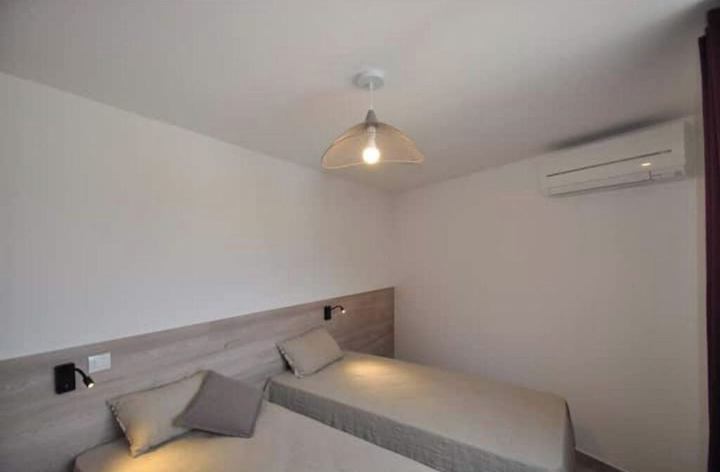 Photo of Bedroom in Serra-di-Ferro