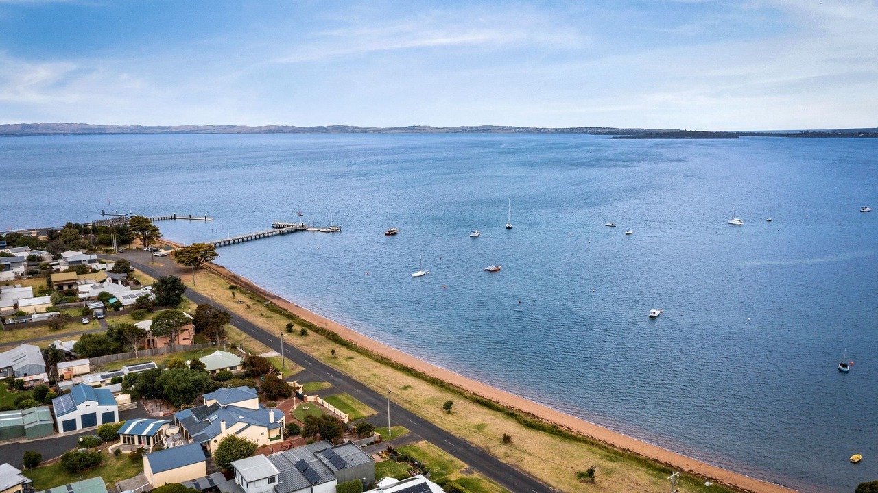 Photo of Others in Rhyll