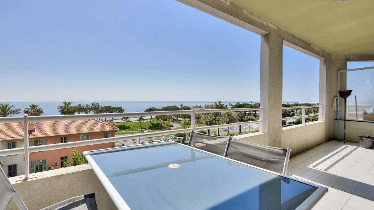 Photo of Outdoor in La Californie