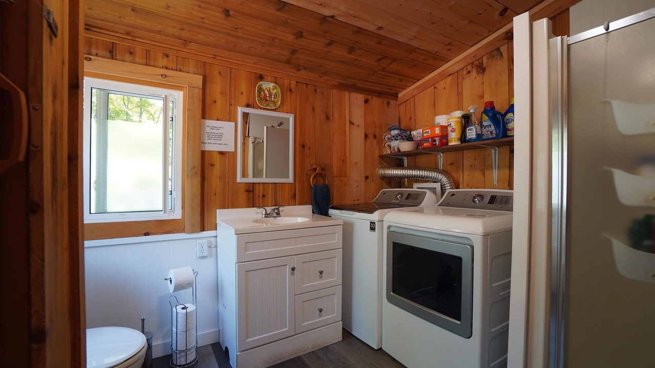 Photo of Bathroom in Gravenhurst