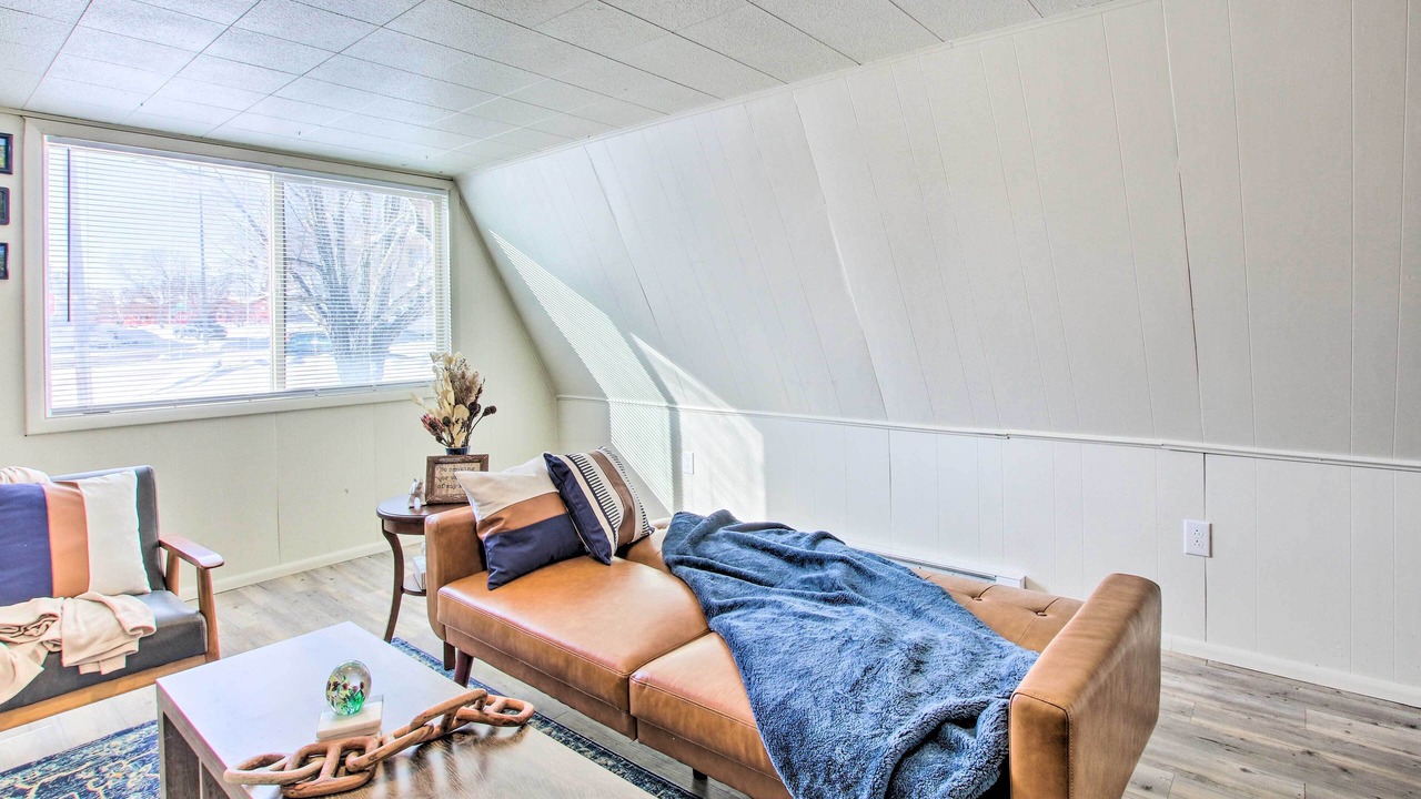 Photo of Livingroom in Evanston